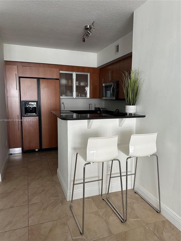 335 S Biscayne Blvd in Miami, FL - Foto de edificio - Building Photo