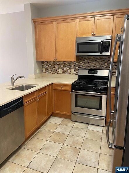10 Sampson St in Saddle Brook, NJ - Building Photo - Building Photo