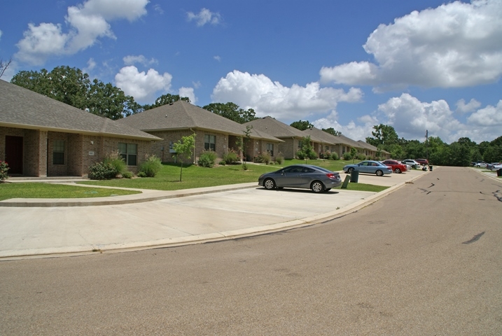 Aggie Acres in College Station, TX - Building Photo