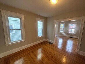 15 Belmont Sq, Unit 3 in Somerville, MA - Building Photo - Building Photo