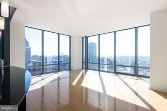 2101 Market St in Philadelphia, PA - Building Photo - Building Photo