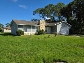 901 Colonial Ave SE in Palm Bay, FL - Building Photo - Building Photo