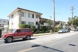 401 W Wilson Ave in Glendale, CA - Building Photo - Building Photo