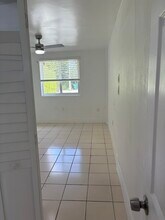 10310 SW 34th St, Unit Efficency in Westchester área in Miami, FL - Building Photo - Building Photo