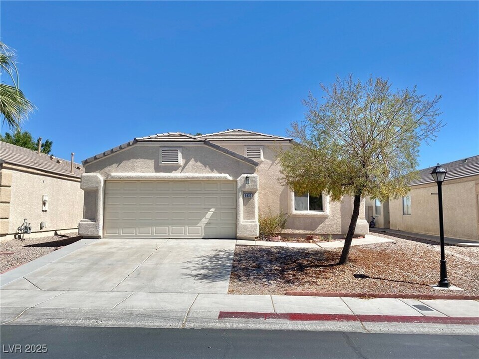 5432 Eagle Claw Ave in Las Vegas, NV - Building Photo