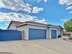 105 Crescent Bay St in Henderson, NV - Building Photo - Building Photo