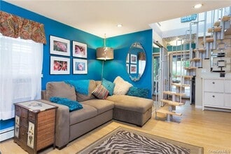 18 Valley Rd in Katonah, NY - Building Photo - Building Photo