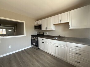 213 St Helena Ave in Dundalk, MD - Building Photo - Building Photo