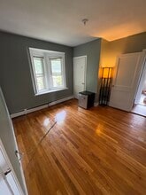 879 Broadway, Unit 2 in Somerville, MA - Building Photo - Building Photo