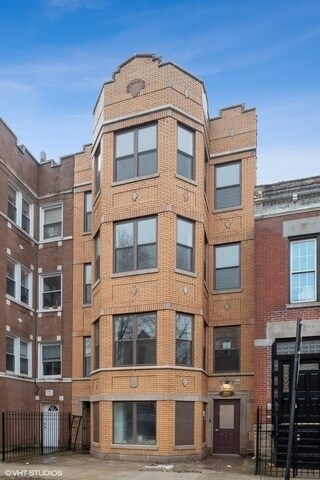 2737 W Evergreen Ave in Chicago, IL - Building Photo
