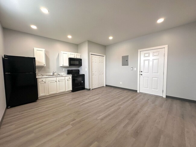 property at 604 N Main St