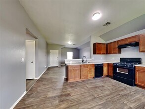 1685 Sussex St in Newcastle, OK - Building Photo - Building Photo