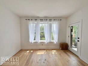 618 W Patterson Ave, Unit 2E in Chicago, IL - Building Photo - Building Photo