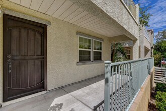 7408 Dashing Ct in Las Vegas, NV - Building Photo - Building Photo