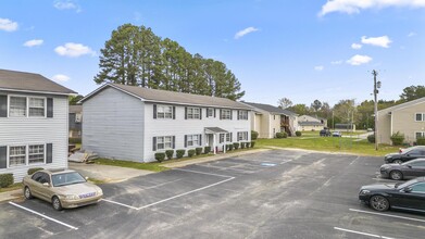 Garden Apartments in Bennettsville, SC - Foto de edificio - Building Photo