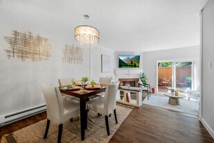 105 146th Ave SE in Bellevue, WA - Building Photo