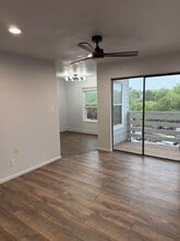 3121 S Tamarac Dr, Unit J306 in Denver, CO - Foto de edificio - Building Photo