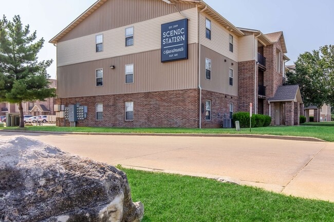 Scenic Station Apartments