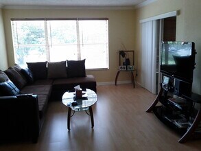 2306 S Cypress Bend Dr, Unit 318 in Pompano Beach, FL - Building Photo - Building Photo