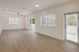 211 S Ocean Blvd in Lake Worth, FL - Building Photo - Building Photo