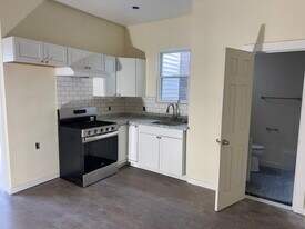 213 Harrison Ave, Unit Second Floor Apartment in Garfield, NJ - Building Photo