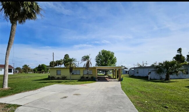 1288 Waite Dr in North Fort Myers, FL - Building Photo - Building Photo