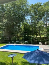 96 South Rd in Westhampton, NY - Building Photo - Building Photo