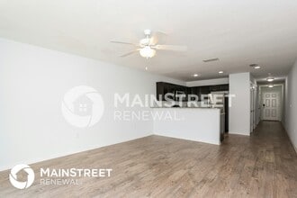 8236 Rigel Rd in Jacksonville, FL - Foto de edificio - Building Photo