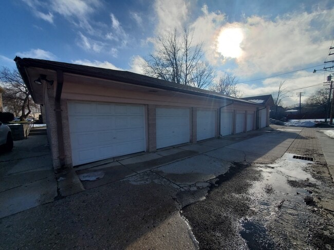 5224 W Forest Home Ave in Milwaukee, WI - Building Photo - Building Photo