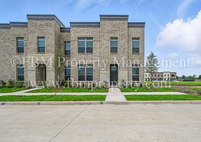 property at 2121 Luna Dr