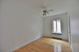 973 Rue Tait in St. Laurent, QC - Building Photo - Building Photo