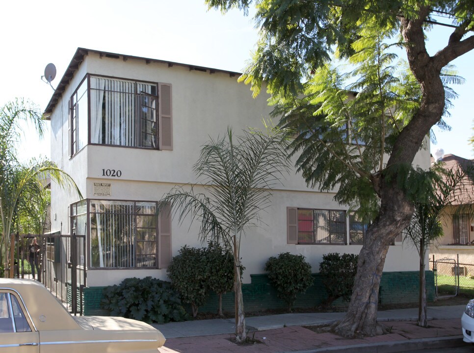 1020 E 6th St in Long Beach, CA - Foto de edificio