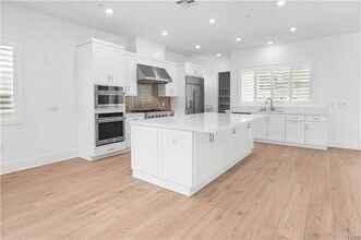 240 Sora in Irvine, CA - Building Photo - Building Photo