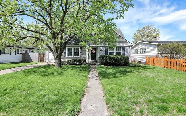 property at 5634 N Rural St