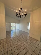 7555 SW 153rd Pl in Miami, FL - Foto de edificio - Building Photo
