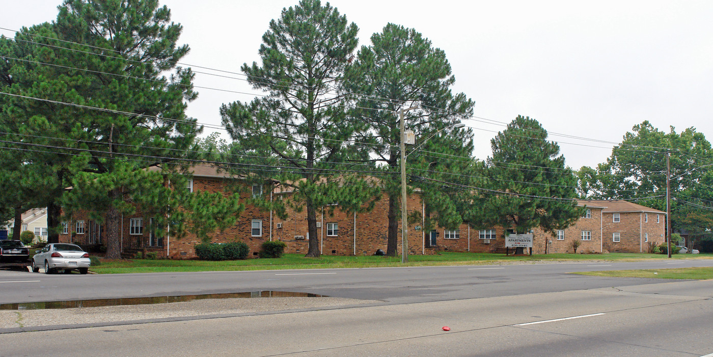 Princess Anne Gardens in Norfolk, VA - Building Photo