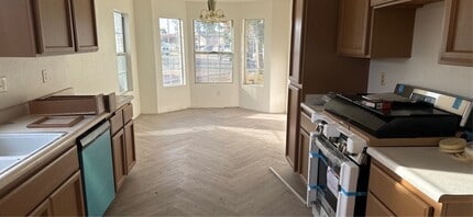 7206 Ravenhill St in Bakersfield, CA - Building Photo - Building Photo