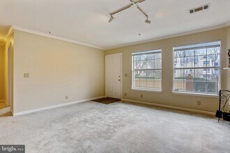 5821 Inman Park Cir in Rockville, MD - Building Photo - Building Photo