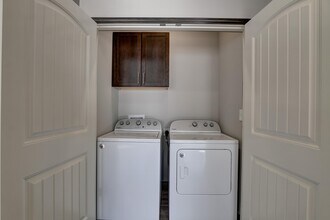 2425 S Jackson Ave, Unit 2425-4 in Joplin, MO - Building Photo - Building Photo