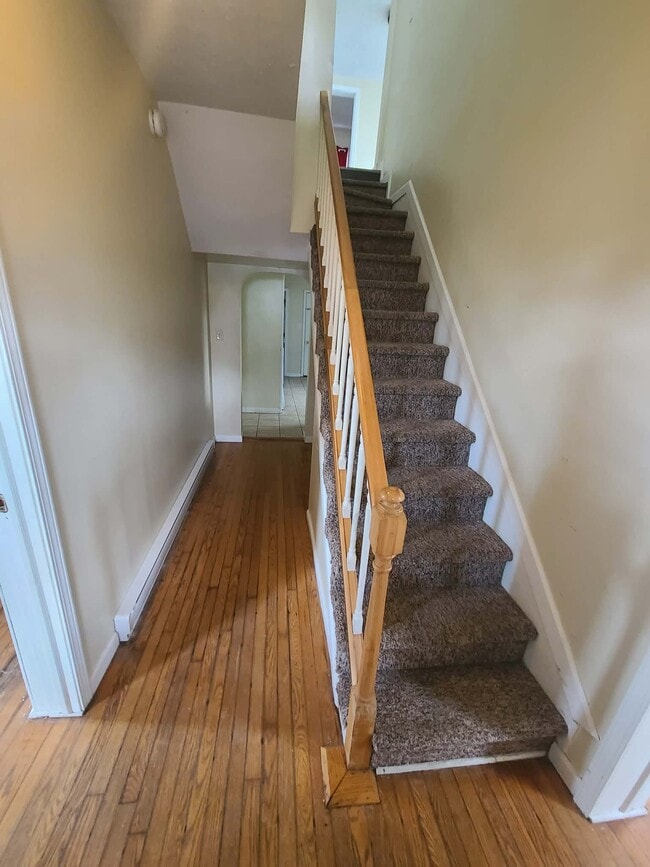 134 E College Ave in Frostburg, MD - Building Photo - Building Photo