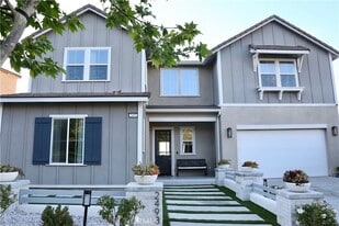 2493 Sierra Bella Dr in Corona, CA - Building Photo