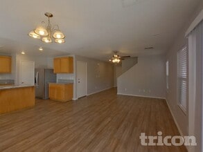 1227 Golden Apple St, Unit 2 in Las Vegas, NV - Foto de edificio - Building Photo