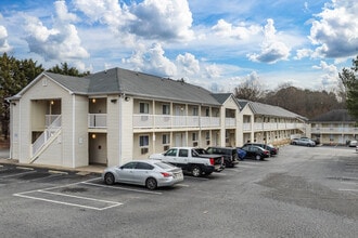 Cumberland Lodge in Marietta, GA - Building Photo - Building Photo