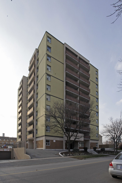 Ashworth Square Co Op in Mississauga, ON - Building Photo