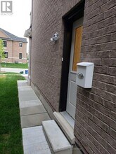 60 Souter Dr in Whitby, ON - Building Photo - Building Photo