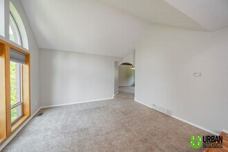 7108 N Westgate Pl in Spokane, WA - Foto de edificio - Building Photo