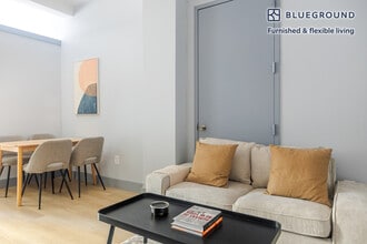 161 W 54th St in New York, NY - Foto de edificio - Building Photo