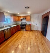 16 S Regent St in Port Chester, NY - Building Photo - Building Photo
