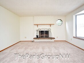 14655 NE 179th St in Woodinville, WA - Building Photo - Building Photo