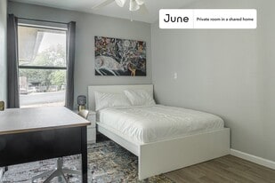 Room in Shared 3 bed/2 bath home in Austin, TX - Building Photo